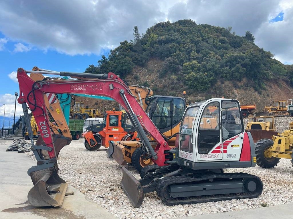 Neuson 8002 RDU - حفارات زحافة: صور 2 Neuson 8002 RDU - حفارات زحافة: صور 2