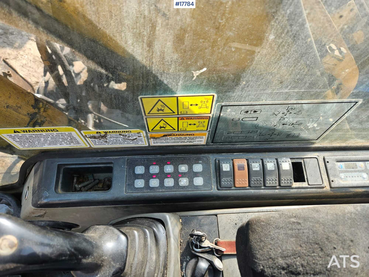 حفارة على عجلات 2004 CAT M316C: صور 19