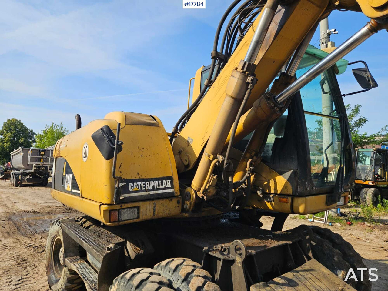 حفارة على عجلات 2004 CAT M316C: صور 9