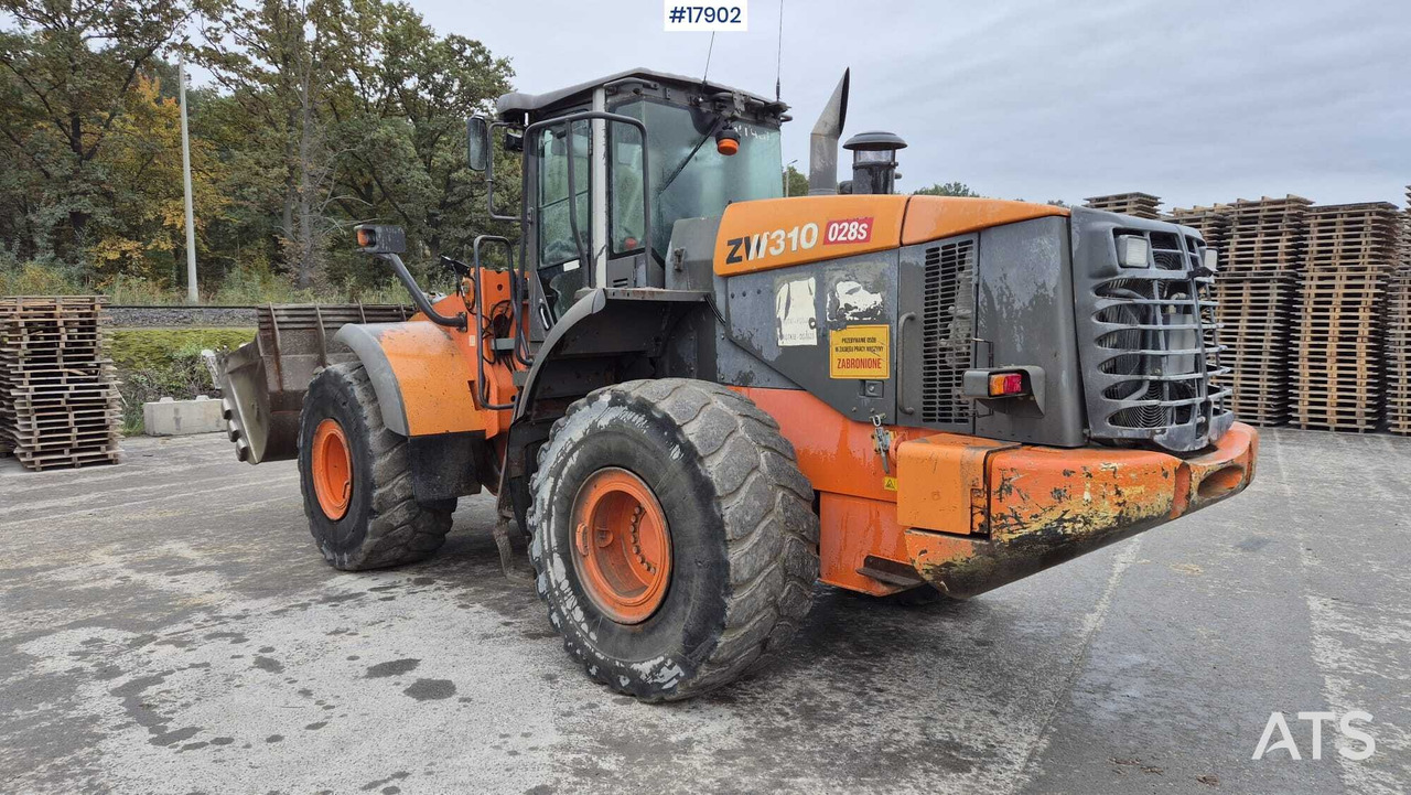 2009 Hitachi ZW 310 - اللودر بعجل: صور 5 2009 Hitachi ZW 310 - اللودر بعجل: صور 5