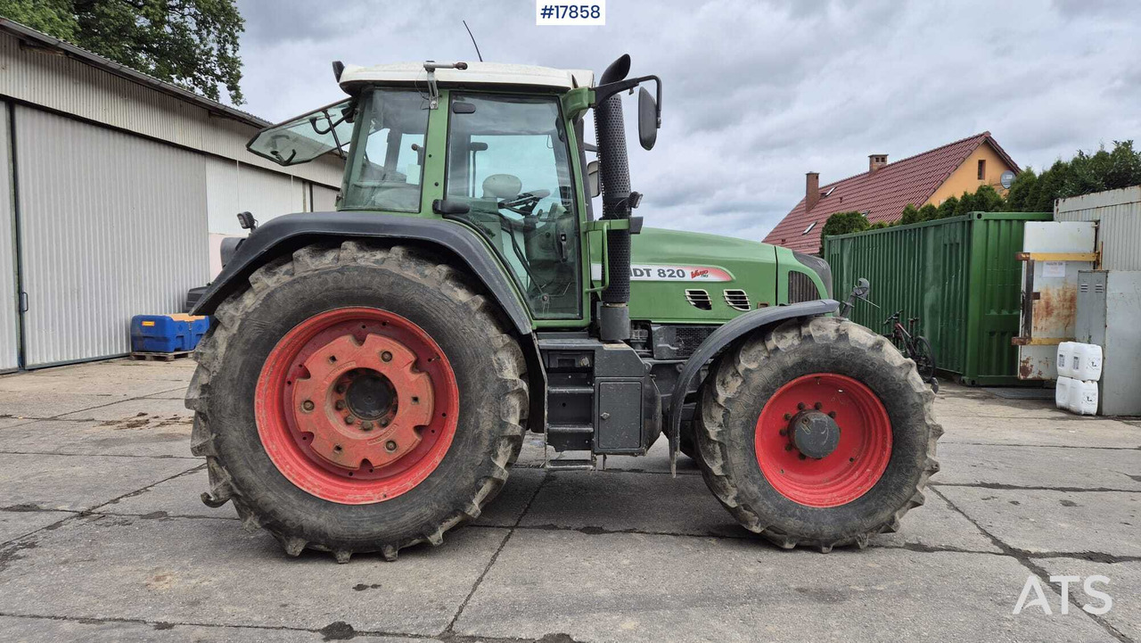 FENDT 820 VARIO TMS agricultural tractor (2011) - جرار: صور 5 FENDT 820 VARIO TMS agricultural tractor (2011) - جرار: صور 5