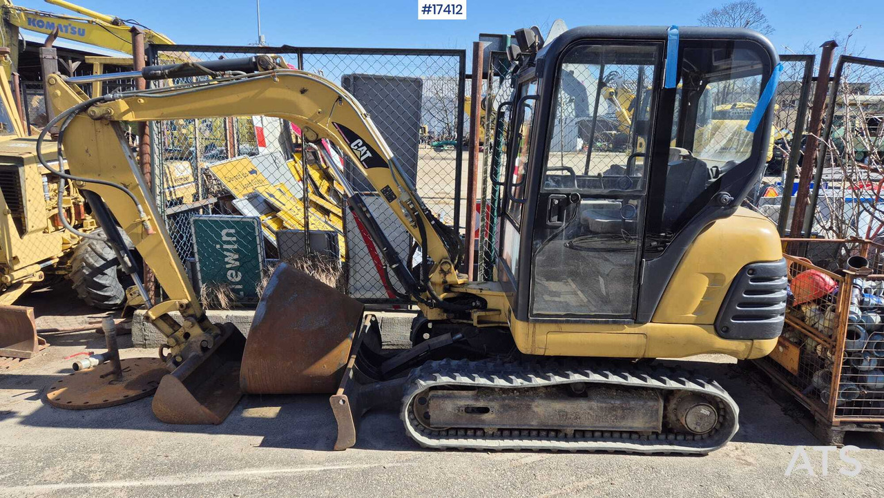 Mini excavator CATERPILLAR 302.5 (2004) two buckets, quick couplers. - حفارة مصغرة: صور 2 Mini excavator CATERPILLAR 302.5 (2004) two buckets, quick couplers. - حفارة مصغرة: صور 2
