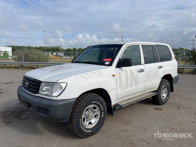 1999 Toyota Land Cruiser 105 HZJ105L-GCMRS SUV - سيارة دفع رباعي: صور 2 1999 Toyota Land Cruiser 105 HZJ105L-GCMRS SUV - سيارة دفع رباعي: صور 2