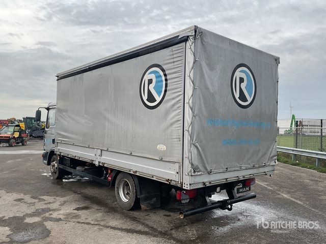 2007 MAN TGL12.210 4x2 Curtain Side Truck - شاحنة ستارة: صور 1 2007 MAN TGL12.210 4x2 Curtain Side Truck - شاحنة ستارة: صور 1
