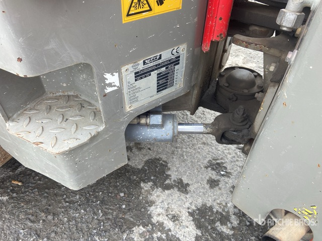 2010 Hamm HD12VV Dubbele trommelwals - مدحلة الأسفلت: صور 5 2010 Hamm HD12VV Dubbele trommelwals - مدحلة الأسفلت: صور 5