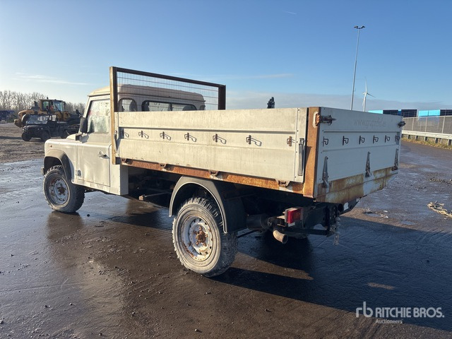 2010 Land Rover Defender 4x4 (Inoperable) Pickup - شاحنة البيك أب: صور 2 2010 Land Rover Defender 4x4 (Inoperable) Pickup - شاحنة البيك أب: صور 2
