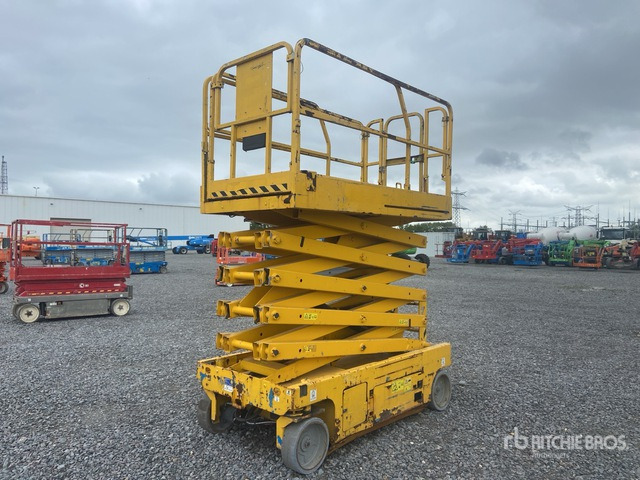 2012 Genie GS3246 Electric Scissor Lift - رافعات مقصية: صور 3 2012 Genie GS3246 Electric Scissor Lift - رافعات مقصية: صور 3