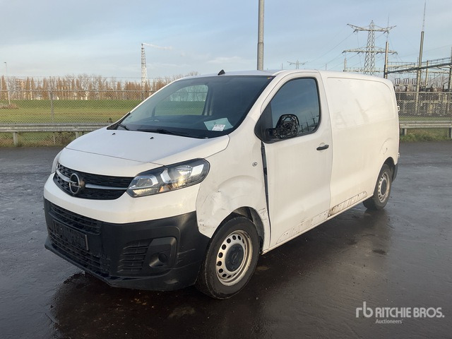 2022 Opel Vivaro Passenger Van - حافلة صغيرة, ميكروباص: صور 1 2022 Opel Vivaro Passenger Van - حافلة صغيرة, ميكروباص: صور 1