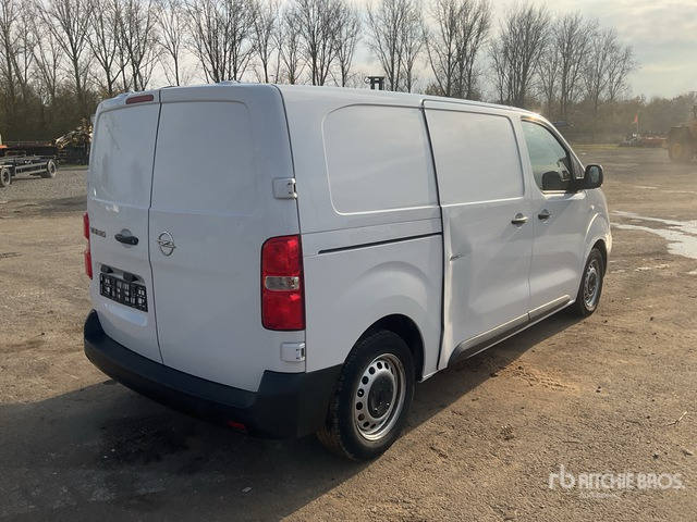 2023 Opel Vivaro Passenger Van - حافلة صغيرة, ميكروباص: صور 3 2023 Opel Vivaro Passenger Van - حافلة صغيرة, ميكروباص: صور 3