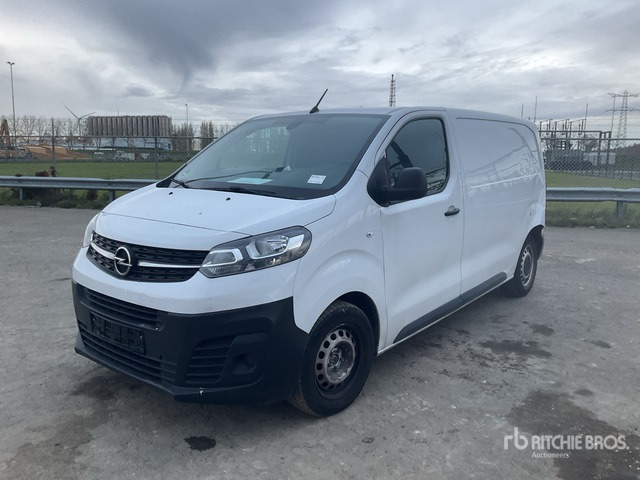 2023 Opel Vivaro Passenger Van - حافلة صغيرة, ميكروباص: صور 1 2023 Opel Vivaro Passenger Van - حافلة صغيرة, ميكروباص: صور 1