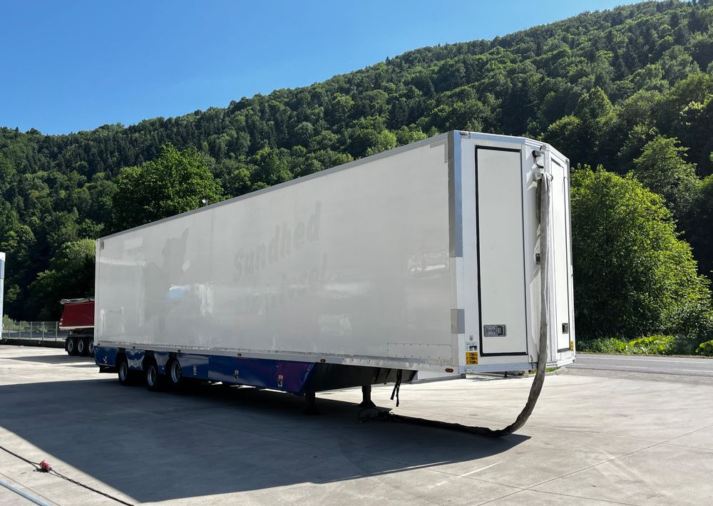 Pezzaioli HMK Industri // Do przewozu zwierząt // 2004 Rok // 3 Pokłady // Waga // Osi skrętne // Oznonacja // - شاحنة نقل المواشي نصف مقطورة: صور 4 Pezzaioli HMK Industri // Do przewozu zwierząt // 2004 Rok // 3 Pokłady // Waga // Osi skrętne // Oznonacja // - شاحنة نقل المواشي نصف مقطورة: صور 4