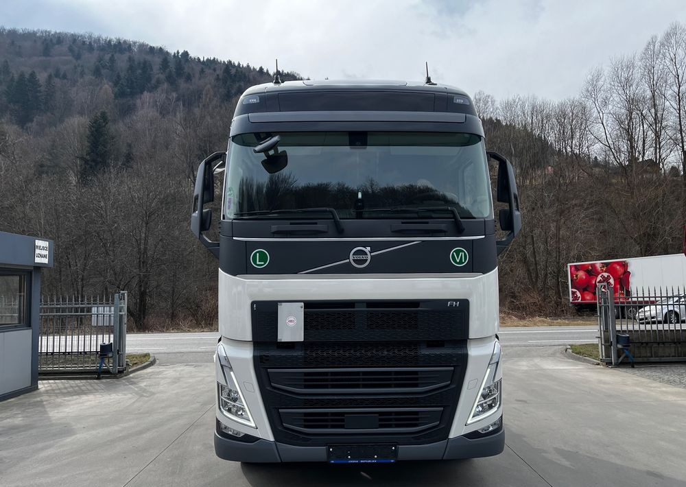 Volvo FH 500 EURO 6 // Standard // 2024 Rok // Parkclima // Globe XL // Skóry // Joystick // - شاحنة جرار: صور 2 Volvo FH 500 EURO 6 // Standard // 2024 Rok // Parkclima // Globe XL // Skóry // Joystick // - شاحنة جرار: صور 2