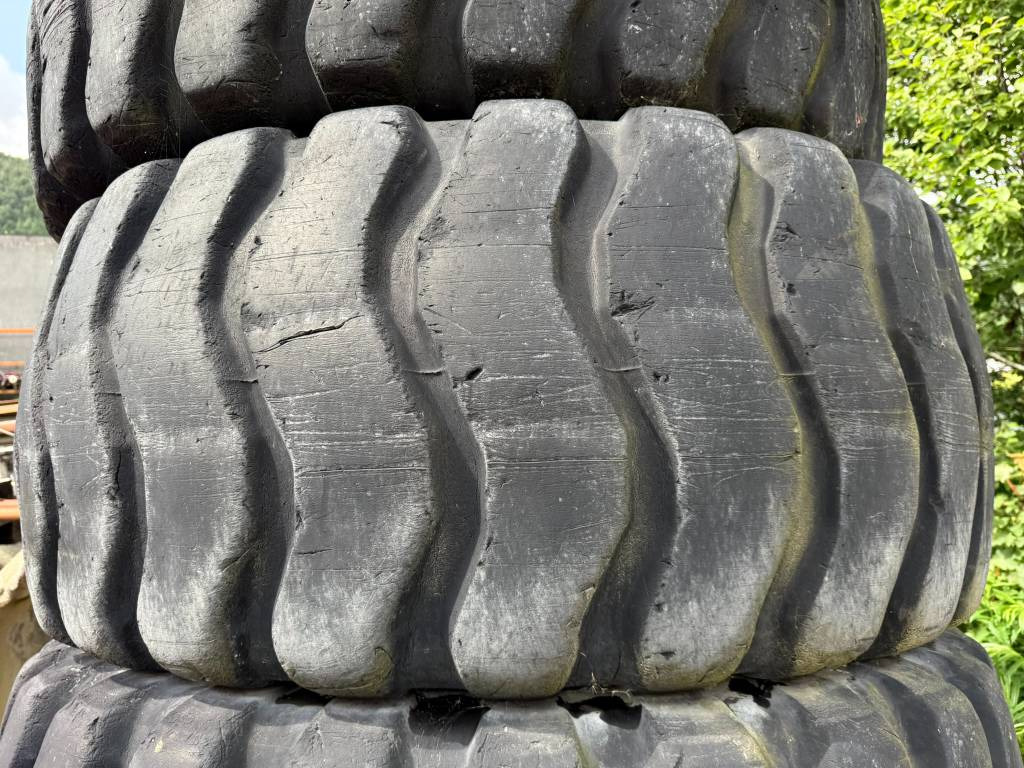 Goodyear 23,5R25 - الإطارات: صور 5 Goodyear 23,5R25 - الإطارات: صور 5