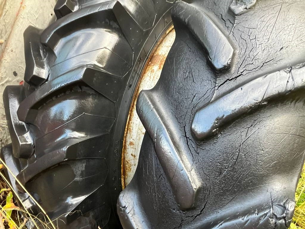 International Harvester 584 4WD إيجار International Harvester 584 4WD: صور 16 International Harvester 584 4WD إيجار International Harvester 584 4WD: صور 16