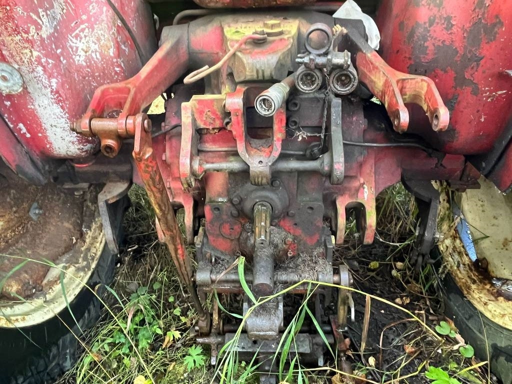 International Harvester 584 4WD إيجار International Harvester 584 4WD: صور 18 International Harvester 584 4WD إيجار International Harvester 584 4WD: صور 18