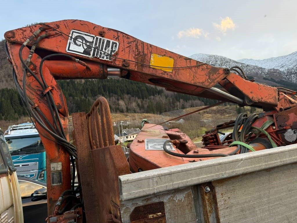 Volvo F 86 42 Hiab 550-2 - شاحنة كرين: صور 4 Volvo F 86 42 Hiab 550-2 - شاحنة كرين: صور 4