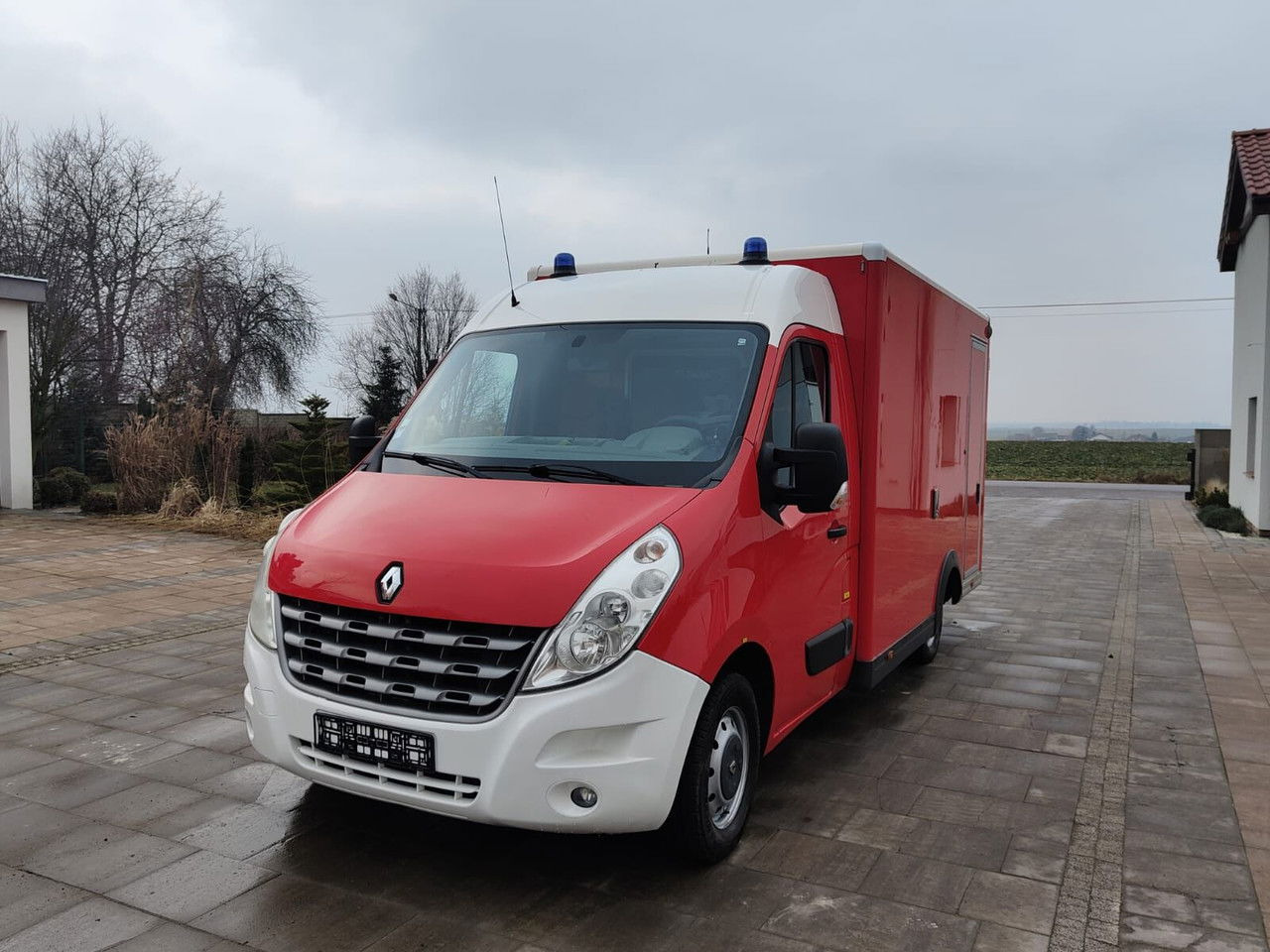 Renault Master Karetka Ambulans pogotowie kontenerowe Kamper - سيارة إسعاف: صور 3 Renault Master Karetka Ambulans pogotowie kontenerowe Kamper - سيارة إسعاف: صور 3