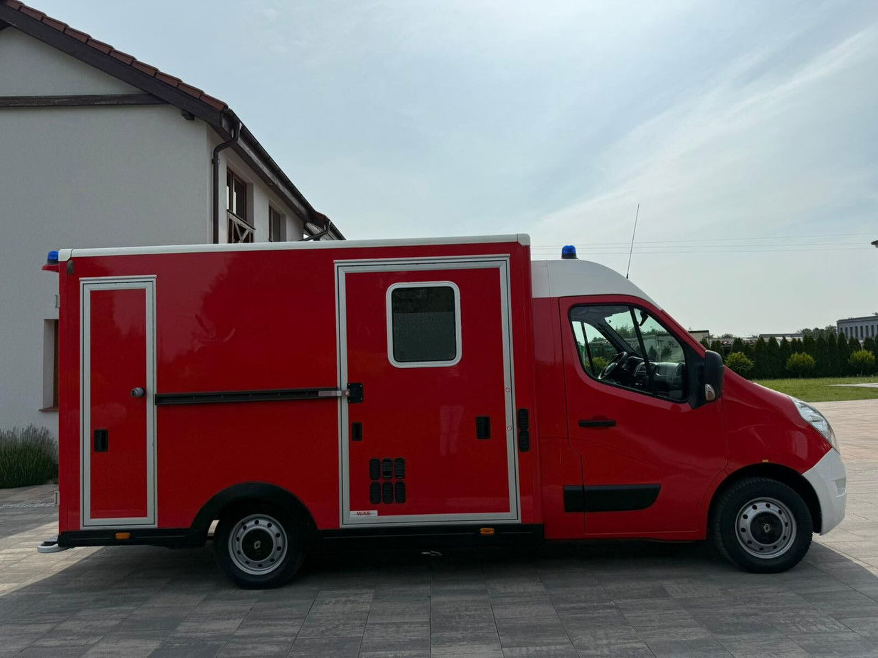 Renault Master Karetka Ambulans pogotowie kontenerowe - سيارة إسعاف: صور 4 Renault Master Karetka Ambulans pogotowie kontenerowe - سيارة إسعاف: صور 4