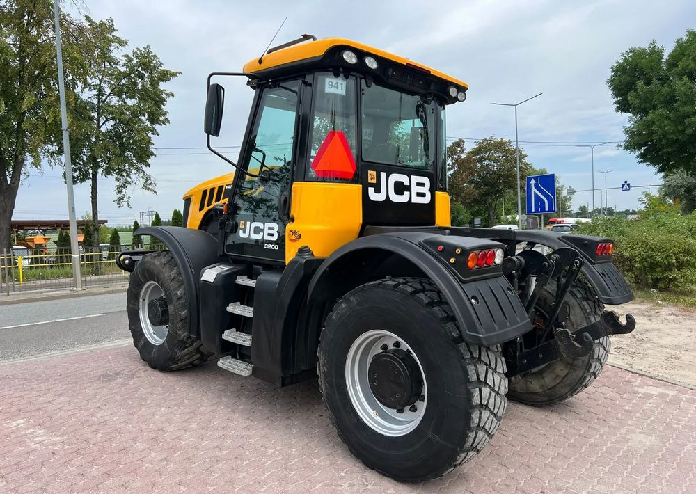 JCB Fastrac 3200 Sisu Xtra - جرار: صور 3 JCB Fastrac 3200 Sisu Xtra - جرار: صور 3