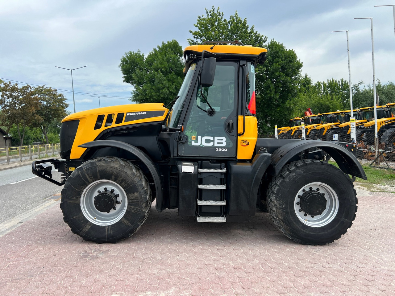 JCB Fastrac 3200 Sisu Xtra - جرار: صور 2 JCB Fastrac 3200 Sisu Xtra - جرار: صور 2