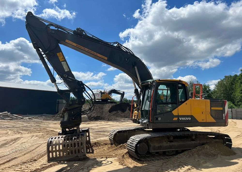 Volvo EC220 DL - حفارات زحافة: صور 4 Volvo EC220 DL - حفارات زحافة: صور 4