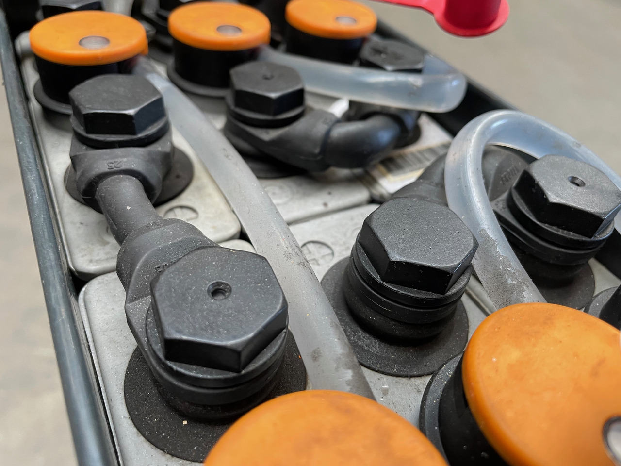 Exide 24 Volt I 2EPzB 200 - البطارية - معدات المناولة: صور 3 Exide 24 Volt I 2EPzB 200 - البطارية - معدات المناولة: صور 3