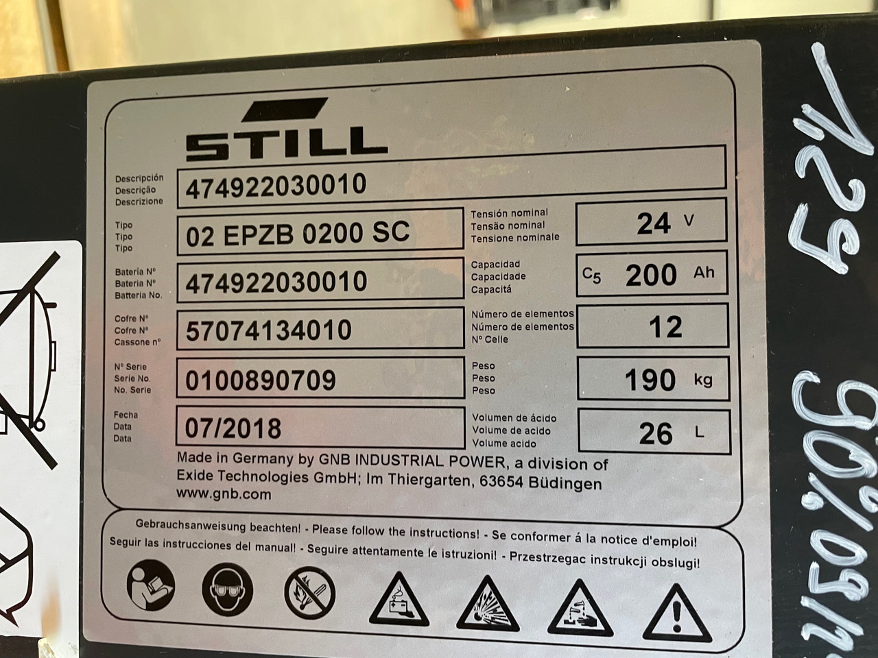 Exide 24 Volt I 2EPzB 200 - البطارية - معدات المناولة: صور 2 Exide 24 Volt I 2EPzB 200 - البطارية - معدات المناولة: صور 2