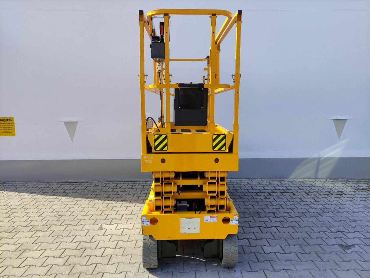 Haulotte Compact 10N - رافعات مقصية: صور 3 Haulotte Compact 10N - رافعات مقصية: صور 3
