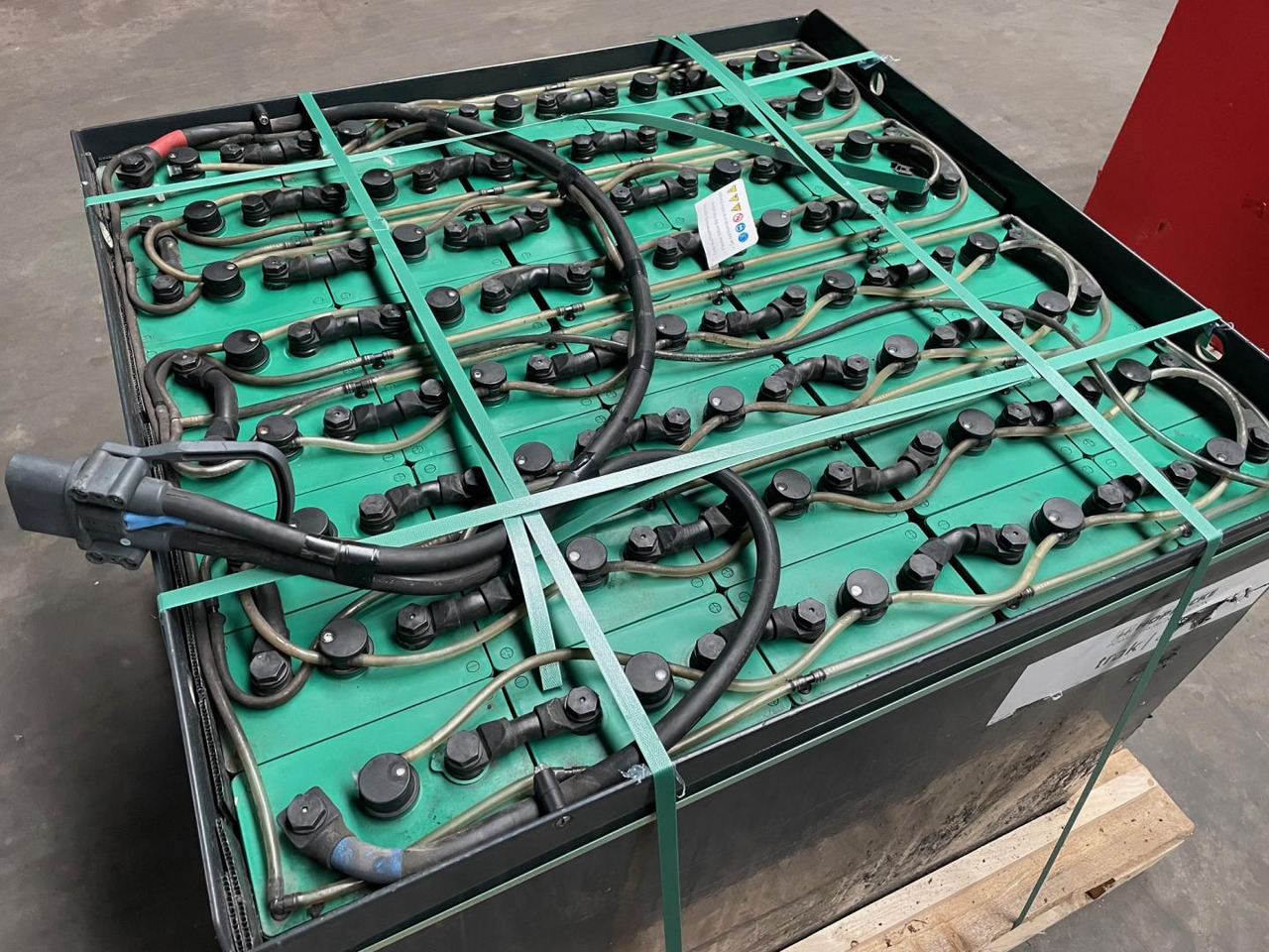 Hoppecke 80V 6 HPZS 930 - البطارية - معدات المناولة: صور 1 Hoppecke 80V 6 HPZS 930 - البطارية - معدات المناولة: صور 1