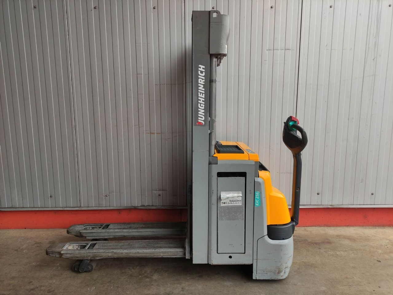 Jungheinrich EJC 216 Z - معدات تكديس: صور 1 Jungheinrich EJC 216 Z - معدات تكديس: صور 1