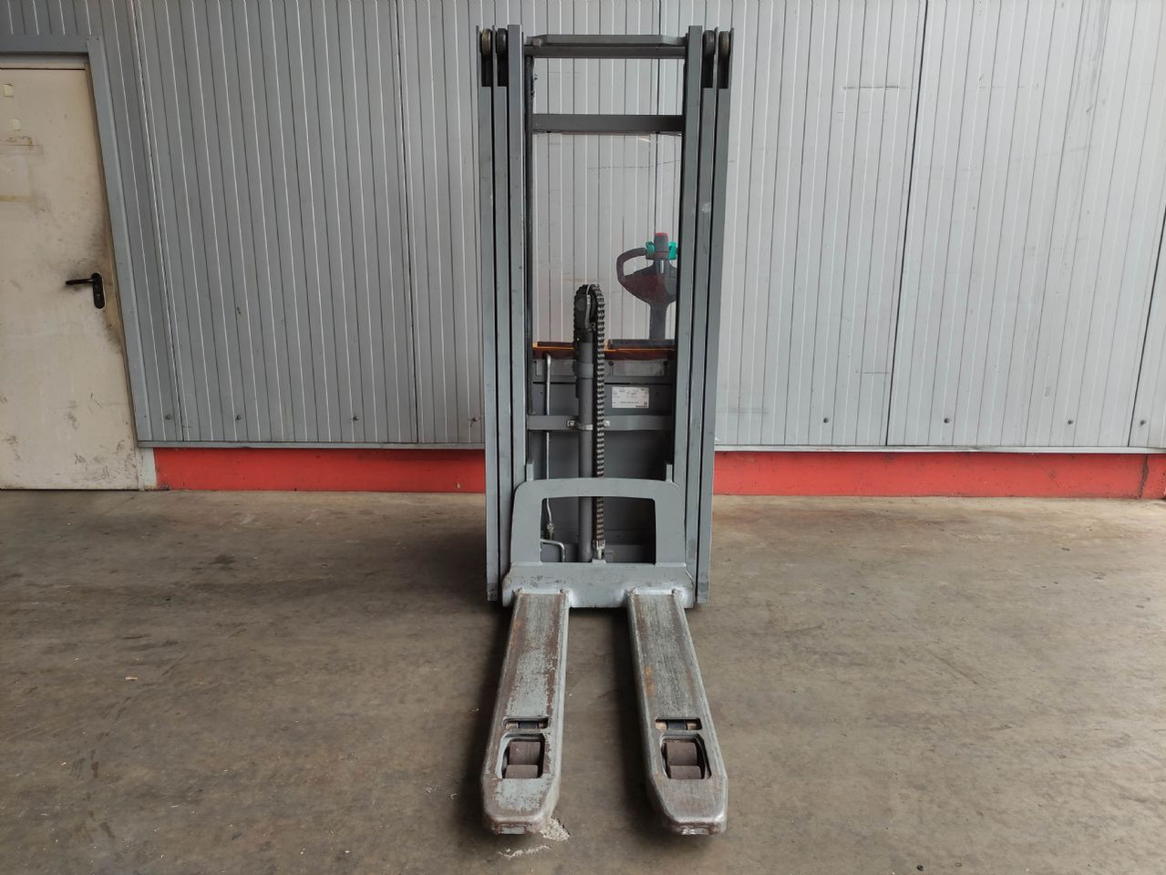 Jungheinrich EJC 216 Z - معدات تكديس: صور 3 Jungheinrich EJC 216 Z - معدات تكديس: صور 3