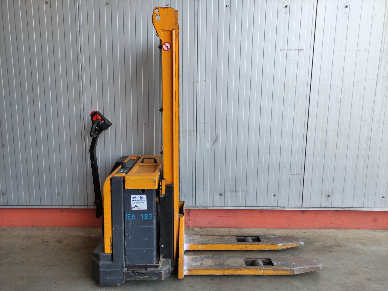 Jungheinrich EJC A12.5 G - معدات تكديس: صور 2 Jungheinrich EJC A12.5 G - معدات تكديس: صور 2