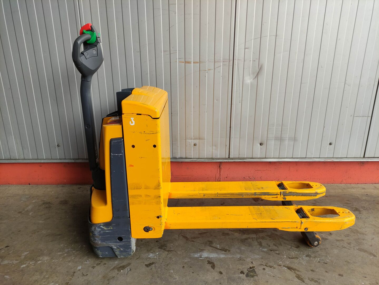 Jungheinrich EJE 116 - معدات الرفع منخفض المستوى: صور 2 Jungheinrich EJE 116 - معدات الرفع منخفض المستوى: صور 2