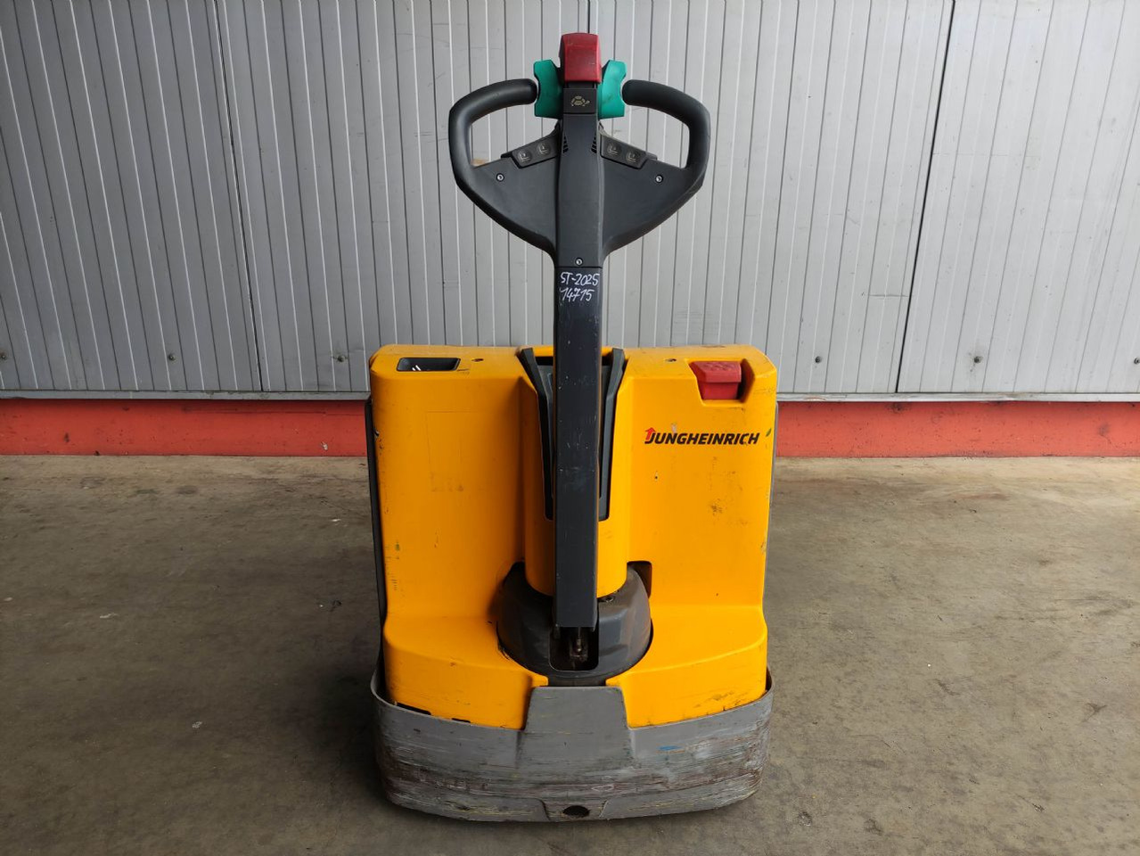 Jungheinrich EJE 116 - معدات الرفع منخفض المستوى: صور 4 Jungheinrich EJE 116 - معدات الرفع منخفض المستوى: صور 4