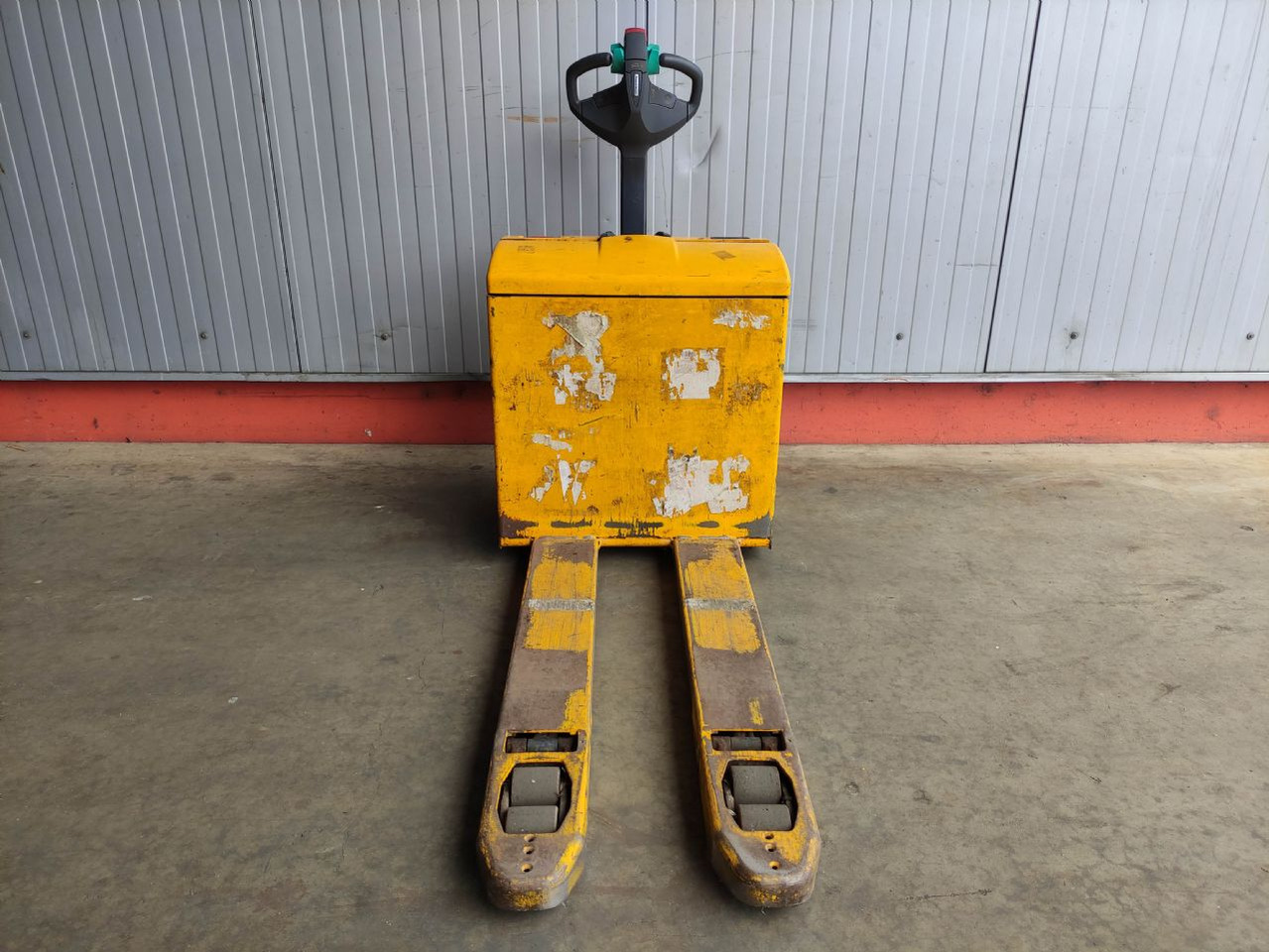 Jungheinrich EJE 116 - معدات الرفع منخفض المستوى: صور 3 Jungheinrich EJE 116 - معدات الرفع منخفض المستوى: صور 3