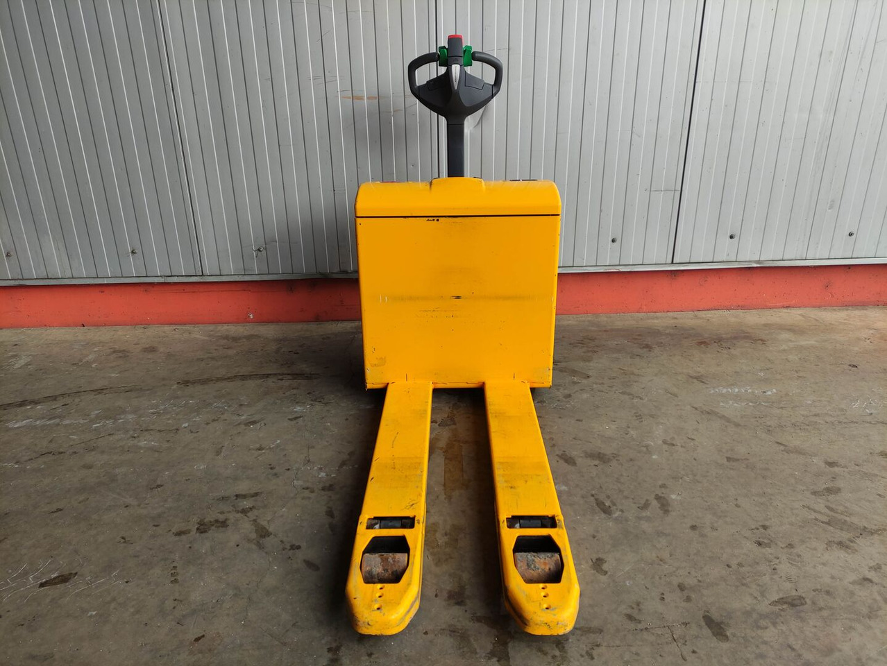 Jungheinrich EJE 116 - معدات الرفع منخفض المستوى: صور 3 Jungheinrich EJE 116 - معدات الرفع منخفض المستوى: صور 3