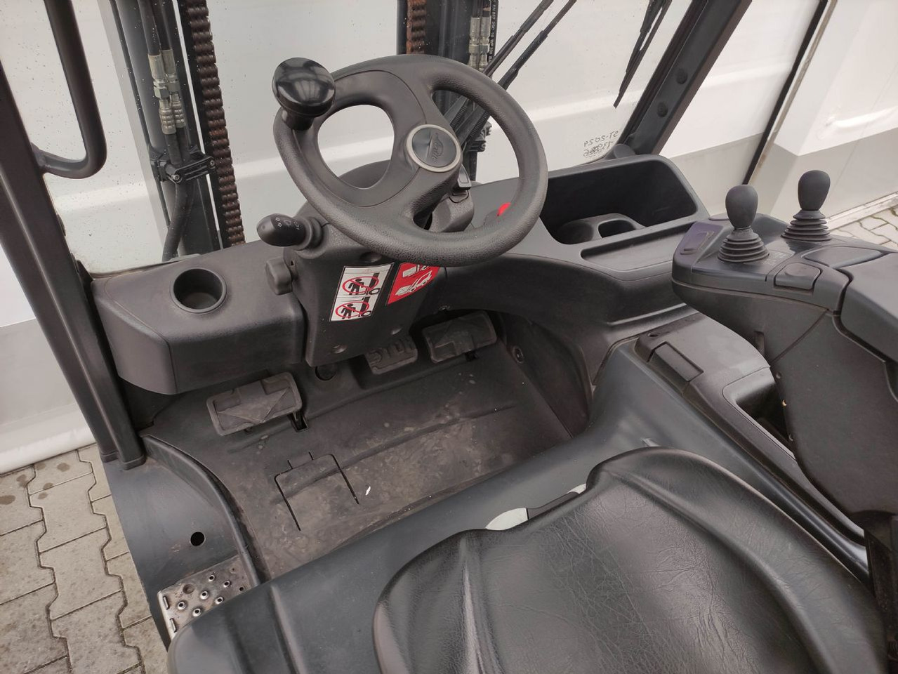 Linde E30-01-387 - رافعة شوكية كهربائية: صور 5 Linde E30-01-387 - رافعة شوكية كهربائية: صور 5