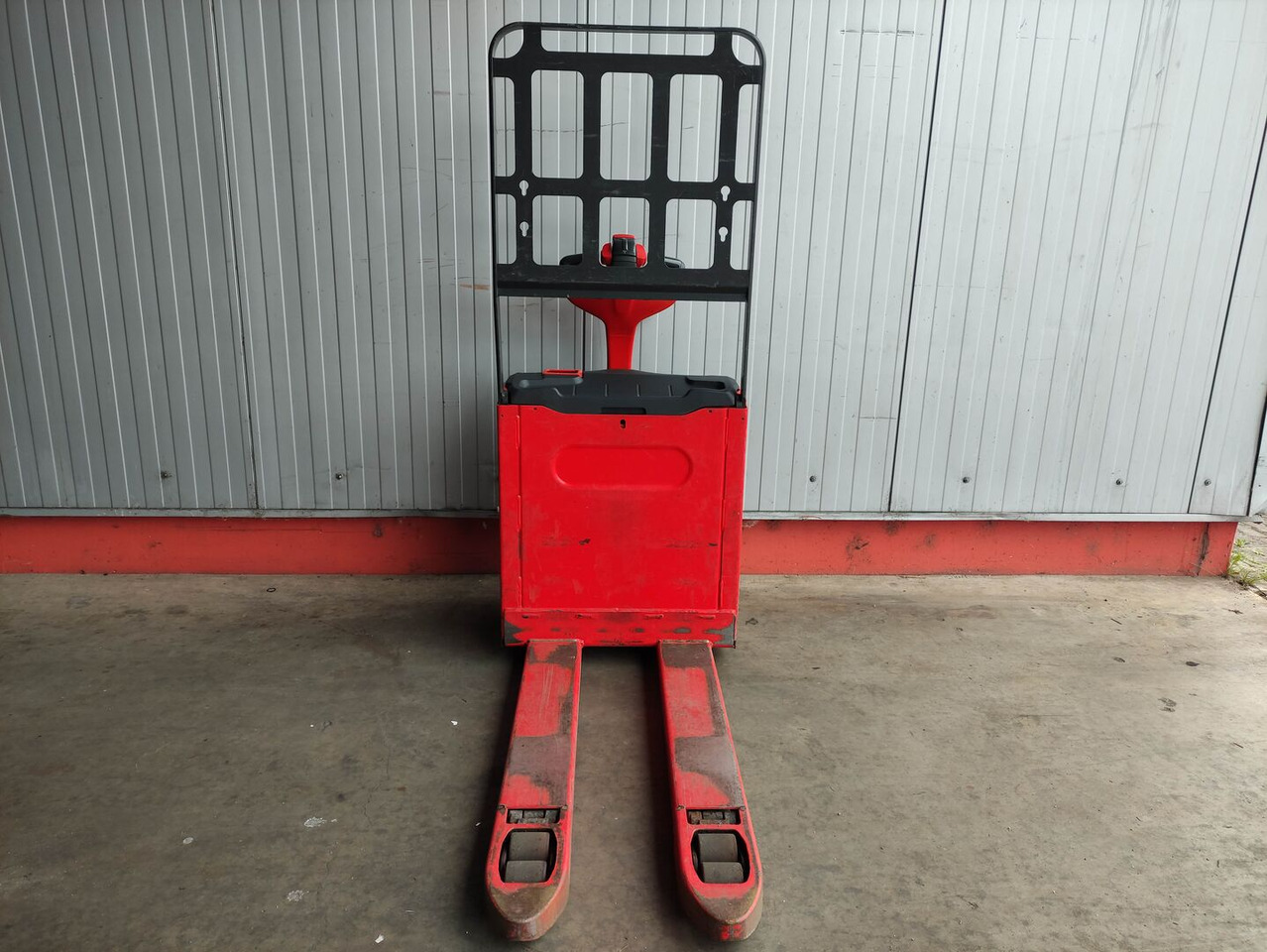 Linde T16-1152 - معدات الرفع منخفض المستوى: صور 3 Linde T16-1152 - معدات الرفع منخفض المستوى: صور 3