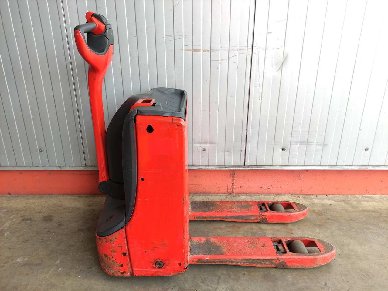 Linde T16-1152 - معدات الرفع منخفض المستوى: صور 2 Linde T16-1152 - معدات الرفع منخفض المستوى: صور 2