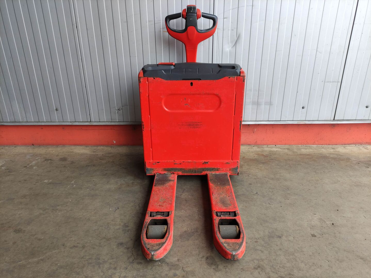 Linde T16-1152 - معدات الرفع منخفض المستوى: صور 3 Linde T16-1152 - معدات الرفع منخفض المستوى: صور 3