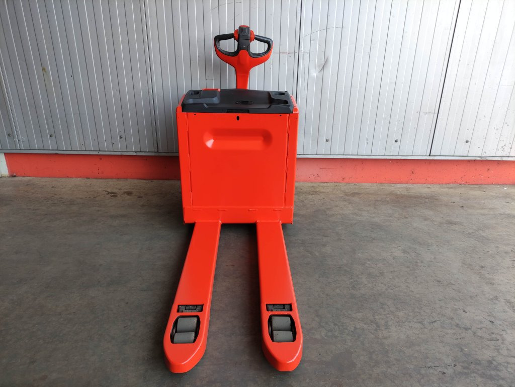 Linde T20 - معدات الرفع منخفض المستوى: صور 3 Linde T20 - معدات الرفع منخفض المستوى: صور 3
