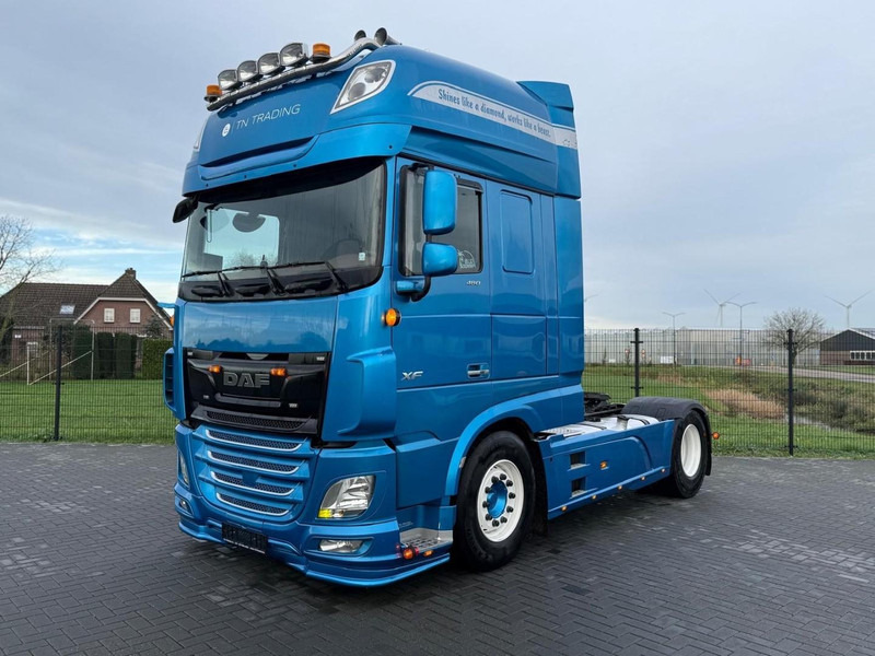 DAF XF 480 FT VOLLUCHT, LEREN STOELEN, PTO, KIPPER, SMART TACHO 2, TOP. - شاحنة جرار: صور 3 DAF XF 480 FT VOLLUCHT, LEREN STOELEN, PTO, KIPPER, SMART TACHO 2, TOP. - شاحنة جرار: صور 3