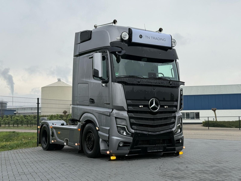 Mercedes-Benz 1863.630 SHOWTRUCK, VOLLUCHT, L PAKKET, HYDRAULIEK, TOPSTAAT. - شاحنة جرار: صور 2 Mercedes-Benz 1863.630 SHOWTRUCK, VOLLUCHT, L PAKKET, HYDRAULIEK, TOPSTAAT. - شاحنة جرار: صور 2