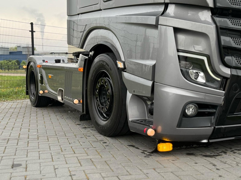 Mercedes-Benz 1863.630 SHOWTRUCK, VOLLUCHT, L PAKKET, HYDRAULIEK, TOPSTAAT. - شاحنة جرار: صور 5 Mercedes-Benz 1863.630 SHOWTRUCK, VOLLUCHT, L PAKKET, HYDRAULIEK, TOPSTAAT. - شاحنة جرار: صور 5
