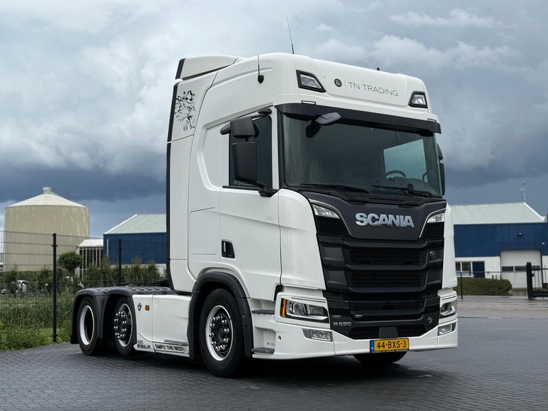 Scania R520A6X2/4NB 6X2/4, LEATHER, RETARDER, 2X TANK, TOP. - شاحنة جرار: صور 1 Scania R520A6X2/4NB 6X2/4, LEATHER, RETARDER, 2X TANK, TOP. - شاحنة جرار: صور 1