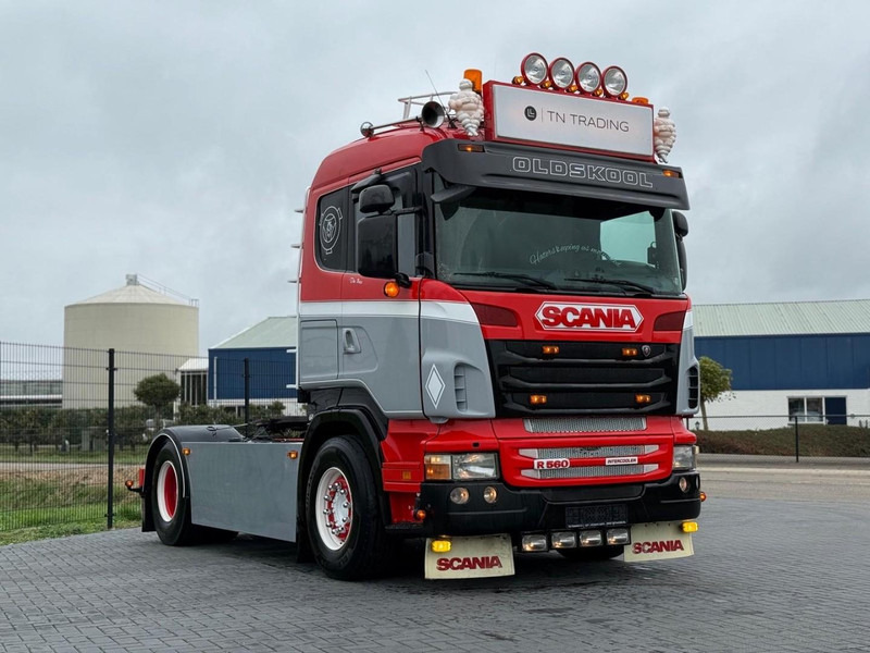 Scania R560 V8 SHOW, TOP, LEREN STOELEN, RETARDER, HANDGESCHAKELD. - شاحنة جرار: صور 1 Scania R560 V8 SHOW, TOP, LEREN STOELEN, RETARDER, HANDGESCHAKELD. - شاحنة جرار: صور 1