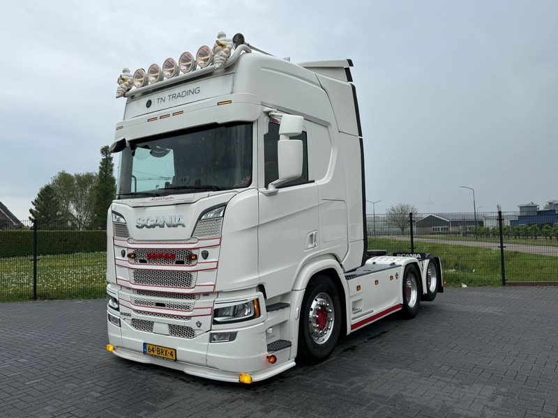 Scania R650 V8 FULL AIR, SHOW TRUCK, SPECIAL INTERIOR, DOUBLE BOOGIE - شاحنة جرار: صور 2 Scania R650 V8 FULL AIR, SHOW TRUCK, SPECIAL INTERIOR, DOUBLE BOOGIE - شاحنة جرار: صور 2