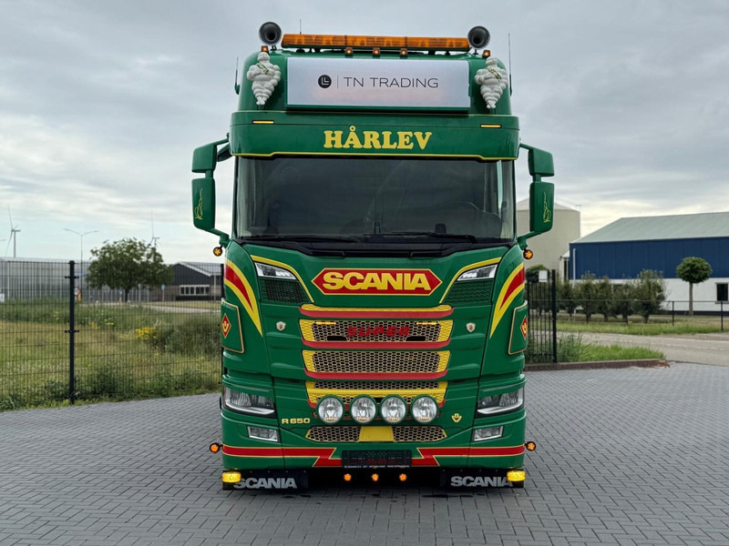 Scania R650 V8 SHOWTRUCK, VOLLUCHT, RETARDER, AUDIO, HYDRAULIEK, COMPLEET VOL. - شاحنة جرار: صور 4 Scania R650 V8 SHOWTRUCK, VOLLUCHT, RETARDER, AUDIO, HYDRAULIEK, COMPLEET VOL. - شاحنة جرار: صور 4