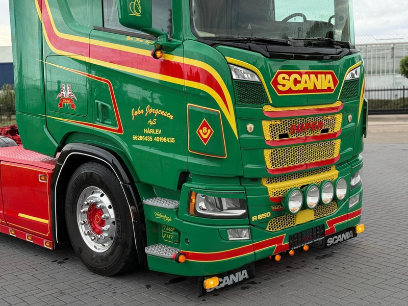 Scania R650 V8 SHOWTRUCK, VOLLUCHT, RETARDER, AUDIO, HYDRAULIEK, COMPLEET VOL. - شاحنة جرار: صور 2 Scania R650 V8 SHOWTRUCK, VOLLUCHT, RETARDER, AUDIO, HYDRAULIEK, COMPLEET VOL. - شاحنة جرار: صور 2