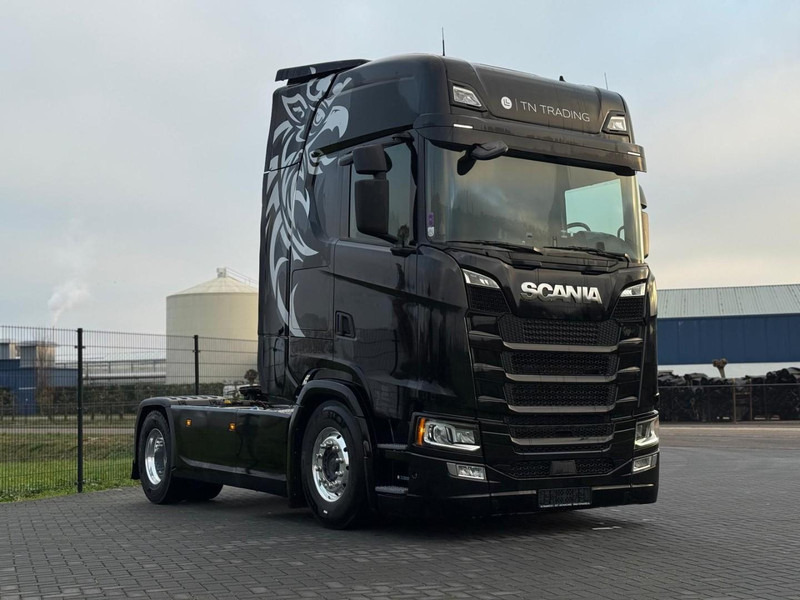 Scania S500 VOLLUCHT, HYDRAULIEK, 6 BALGEN, RETARDER, NIEUWE ACHTERBANDEN. - شاحنة جرار: صور 1 Scania S500 VOLLUCHT, HYDRAULIEK, 6 BALGEN, RETARDER, NIEUWE ACHTERBANDEN. - شاحنة جرار: صور 1